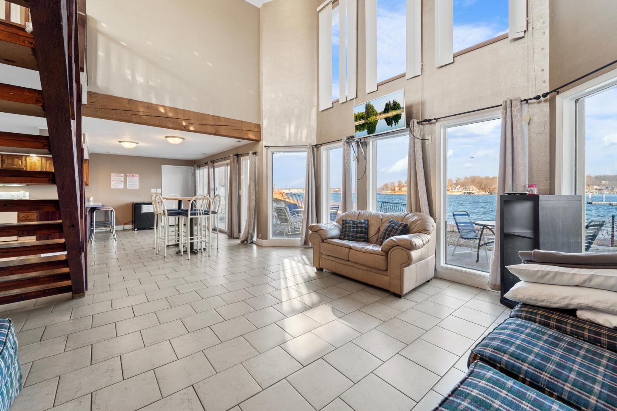 Lazy Gator House- Sleep 20- Bachelor Parties Welcome Lake Ozark Exterior photo